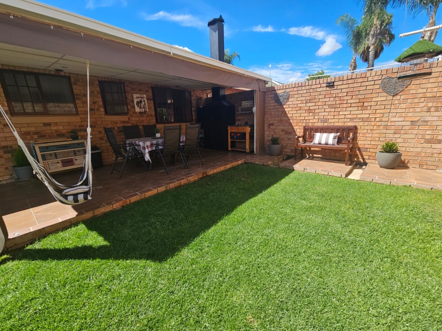 To Let 2 Bedroom Property for Rent in Langenhovenpark Free State